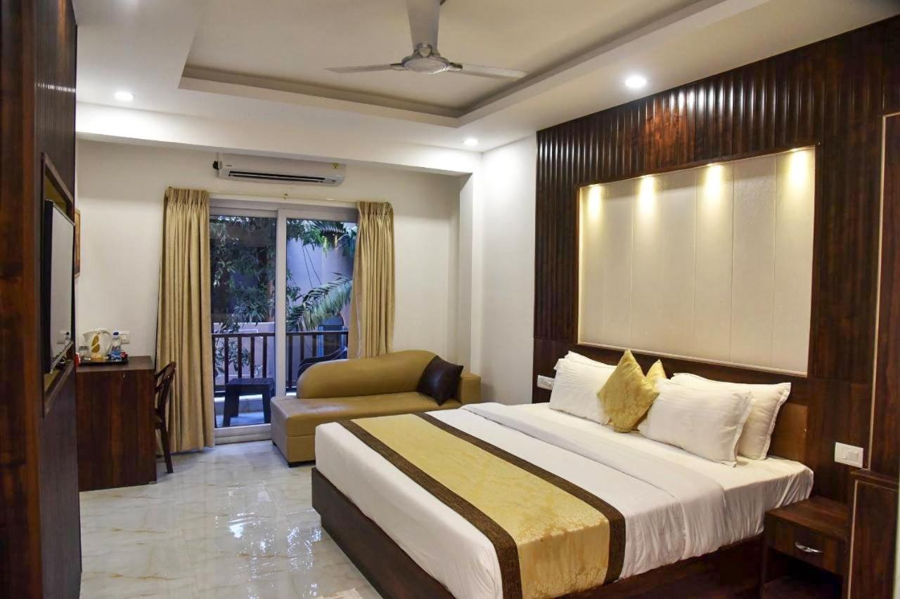 De Falcon Goa Beach Resort Candolim Dış mekan fotoğraf